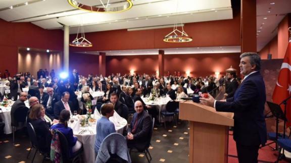 Büyükelçiliğimizde düzenlenen iftar yemeğine 11. Cumhurbaşkanımız Abdullah Gül de katıldı. 