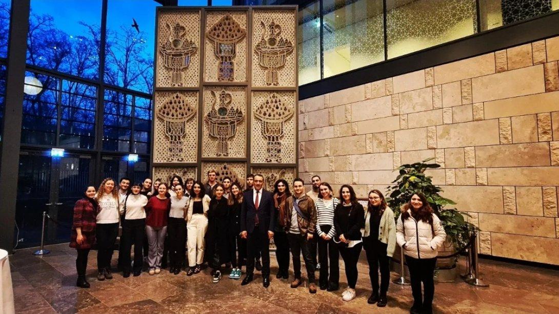 Bilkent Üniversitesi Uluslararası Hukuk Çalışmaları Topluluğu Büyükelçiliğimizi ziyaret etti 