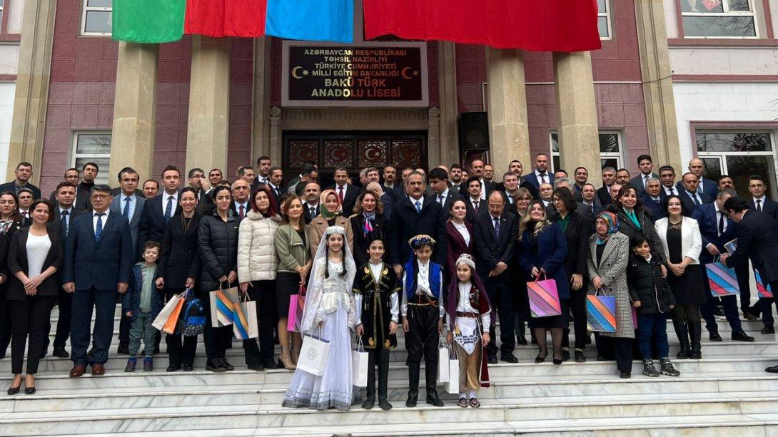 Bakanımız Mahmut Özer, Azerbaycan Temaslarının İkinci Gününde Bakü Türk Anadolu Lisesini Ziyaret Etti   