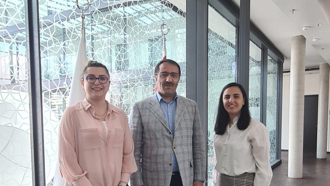 Sakarya Üniversitesi Eğitim Fakültesi Öğretim Üyelerinden Dr. Tuğba Demirtaş Tolaman ile Dr. Ayşegül Kırtel'in Ziyareti